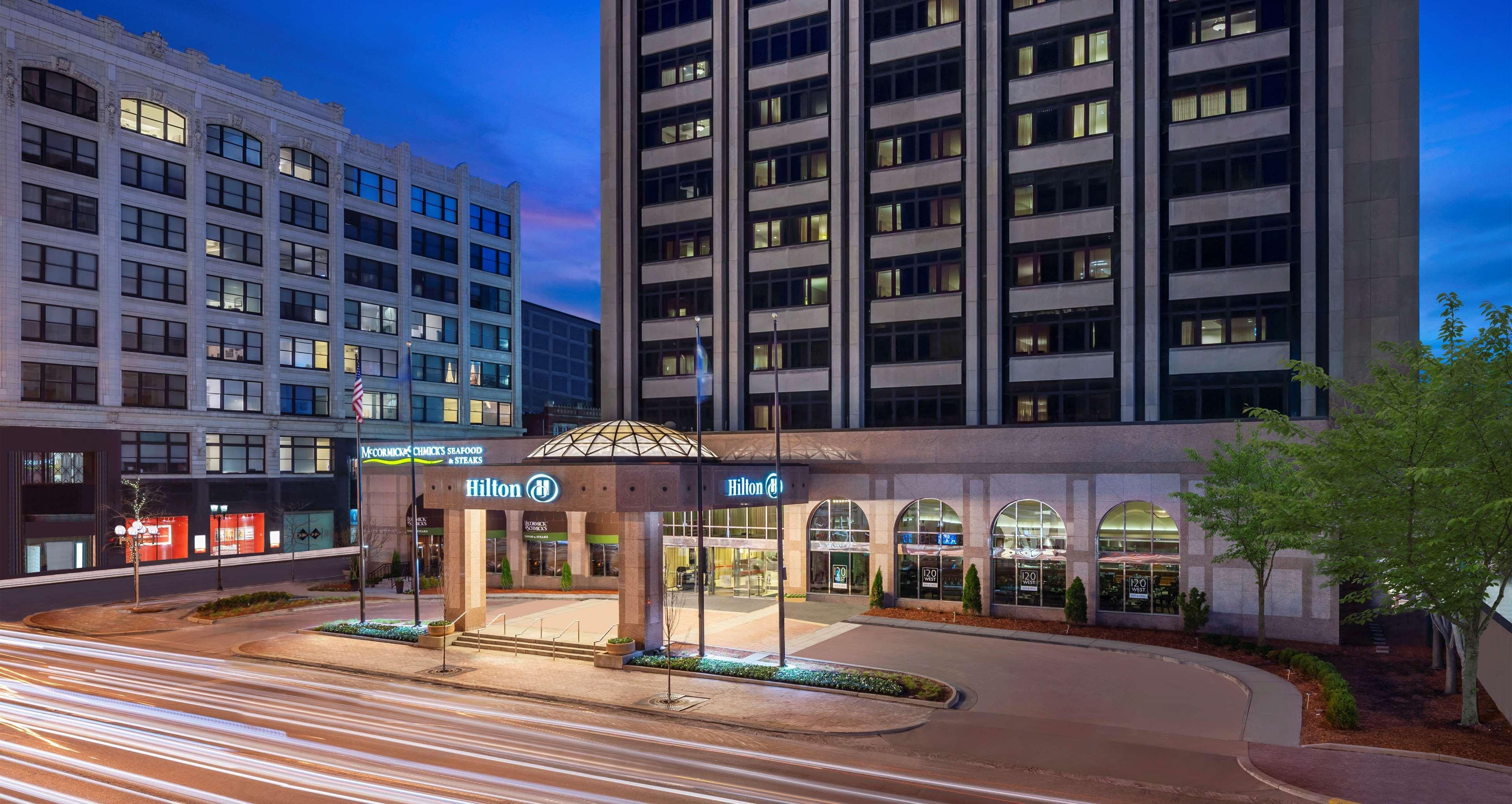 Hilton Indianapolis Hotel & Suites Exterior foto