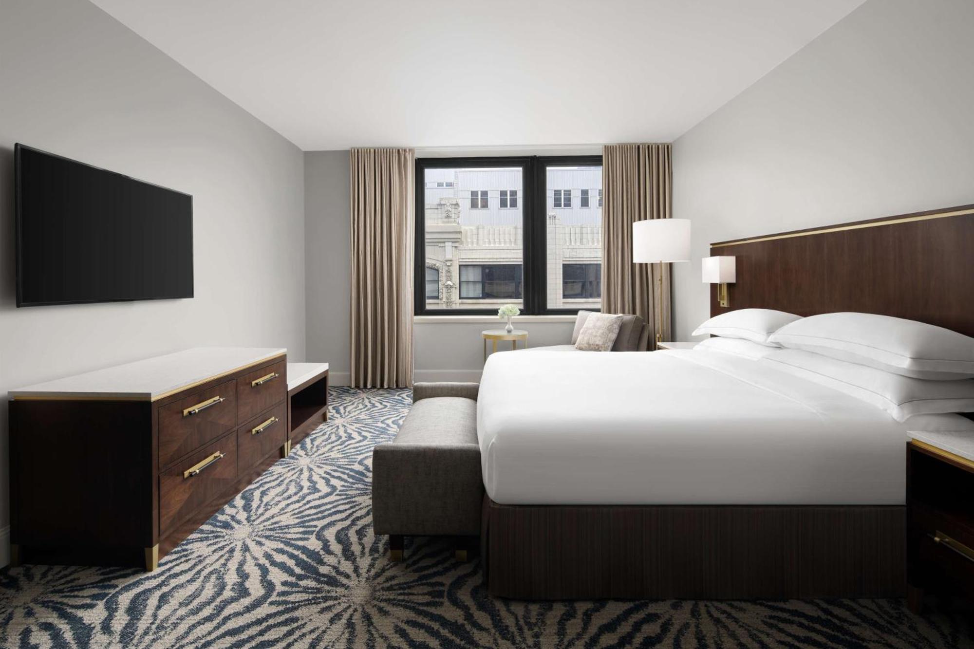 Hilton Indianapolis Hotel & Suites Exterior foto