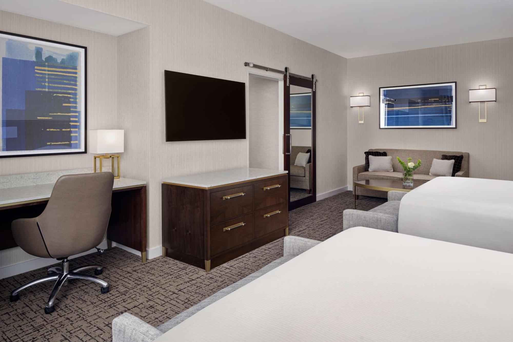 Hilton Indianapolis Hotel & Suites Exterior foto